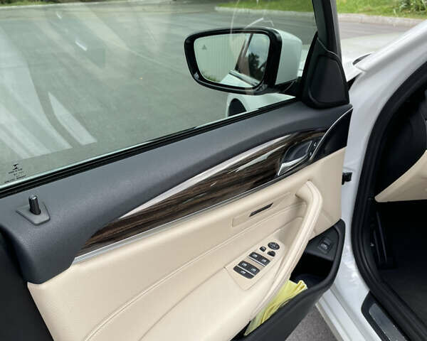 Білий БМВ 5 Серія, об'ємом двигуна 2 л та пробігом 115 тис. км за 28900 $, фото 5 на Automoto.ua