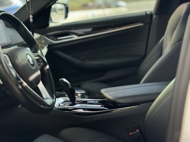 Белый БМВ 5 Серия, объемом двигателя 2 л и пробегом 90 тыс. км за 24000 $, фото 22 на Automoto.ua