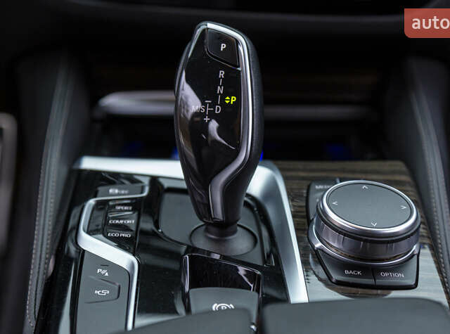 Белый БМВ 5 Серия, объемом двигателя 3 л и пробегом 101 тыс. км за 36500 $, фото 17 на Automoto.ua