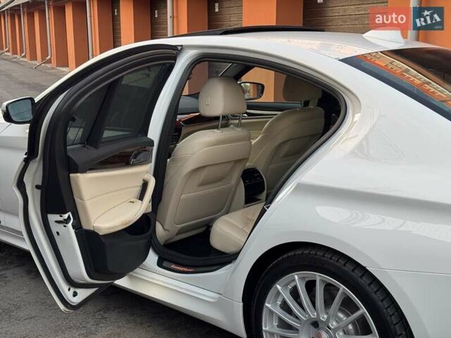 Белый БМВ 5 Серия, объемом двигателя 3 л и пробегом 157 тыс. км за 35499 $, фото 8 на Automoto.ua