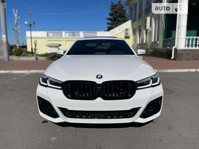 Белый БМВ 5 Серия, объемом двигателя 3 л и пробегом 35 тыс. км за 38000 $, фото 3 на Automoto.ua