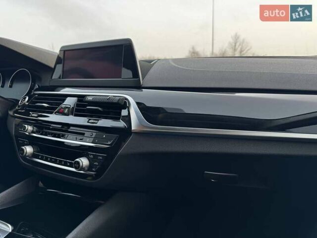 Белый БМВ 5 Серия, объемом двигателя 2 л и пробегом 155 тыс. км за 30499 $, фото 38 на Automoto.ua