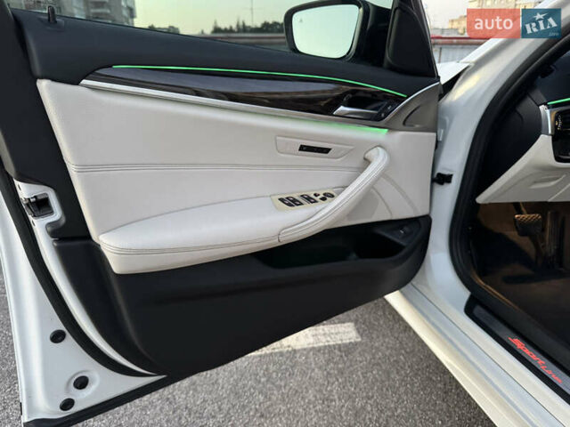 Белый БМВ 5 Серия, объемом двигателя 2 л и пробегом 70 тыс. км за 28888 $, фото 64 на Automoto.ua