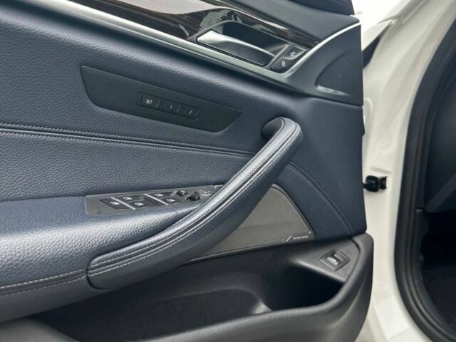 Белый БМВ 5 Серия, объемом двигателя 2 л и пробегом 85 тыс. км за 24500 $, фото 12 на Automoto.ua