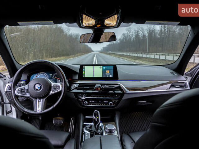 Белый БМВ 5 Серия, объемом двигателя 3 л и пробегом 101 тыс. км за 36500 $, фото 10 на Automoto.ua