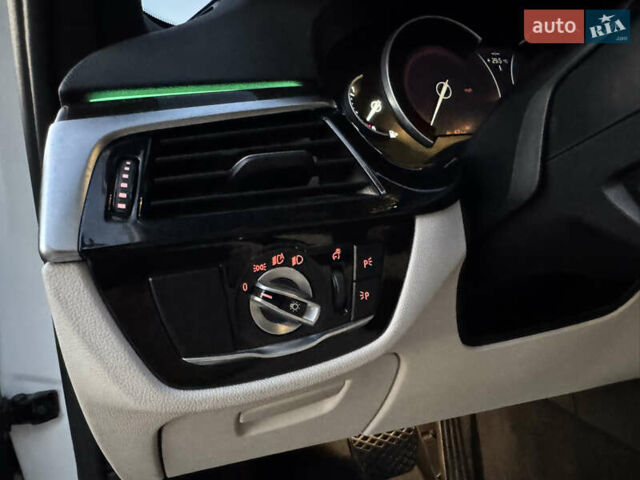 Білий БМВ 5 Серія, об'ємом двигуна 2 л та пробігом 70 тис. км за 29888 $, фото 51 на Automoto.ua