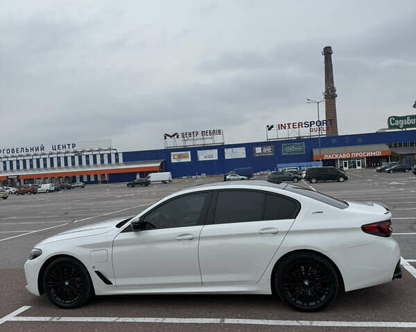 Белый БМВ 5 Серия, объемом двигателя 2 л и пробегом 183 тыс. км за 24700 $, фото 7 на Automoto.ua