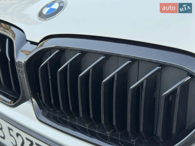 Білий БМВ 5 Серія, об'ємом двигуна 2 л та пробігом 70 тис. км за 29888 $, фото 19 на Automoto.ua