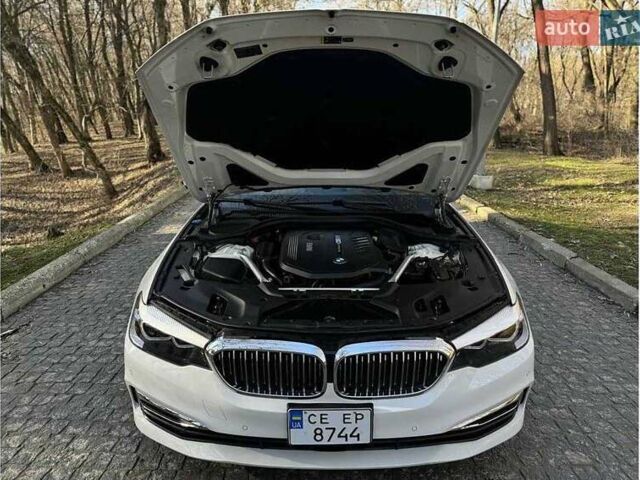 Белый БМВ 5 Серия, объемом двигателя 3 л и пробегом 55 тыс. км за 43500 $, фото 4 на Automoto.ua