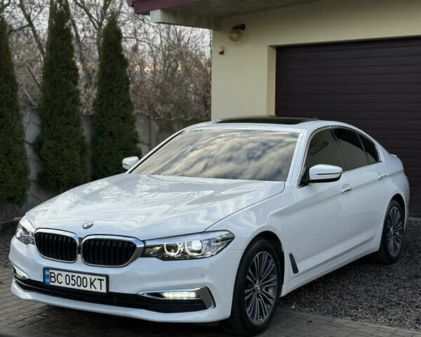 Белый БМВ 5 Серия, объемом двигателя 2 л и пробегом 215 тыс. км за 22950 $, фото 7 на Automoto.ua