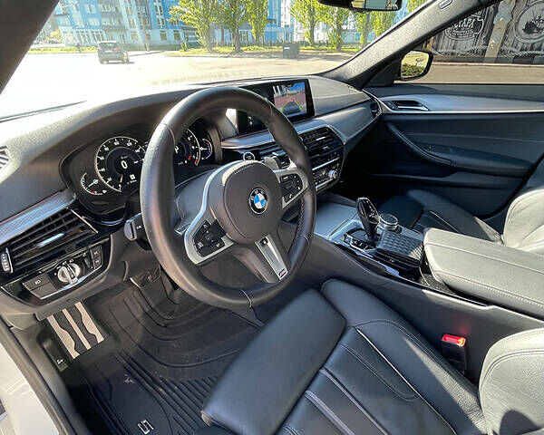 Белый БМВ 5 Серия, объемом двигателя 3 л и пробегом 35 тыс. км за 38000 $, фото 25 на Automoto.ua