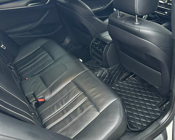 Білий БМВ 5 Серія, об'ємом двигуна 2 л та пробігом 148 тис. км за 25000 $, фото 21 на Automoto.ua