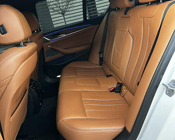 Белый БМВ 5 Серия, объемом двигателя 3 л и пробегом 204 тыс. км за 27500 $, фото 23 на Automoto.ua