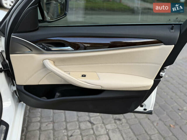 Білий БМВ 5 Серія, об'ємом двигуна 2 л та пробігом 215 тис. км за 22950 $, фото 52 на Automoto.ua