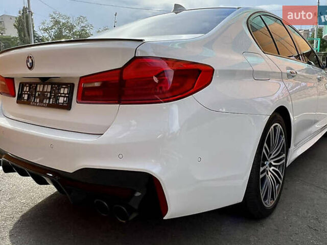 Белый БМВ 5 Серия, объемом двигателя 3 л и пробегом 49 тыс. км за 28900 $, фото 4 на Automoto.ua