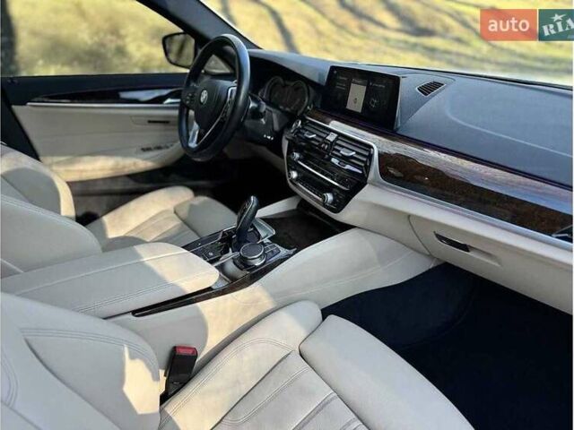 Белый БМВ 5 Серия, объемом двигателя 3 л и пробегом 55 тыс. км за 43500 $, фото 6 на Automoto.ua