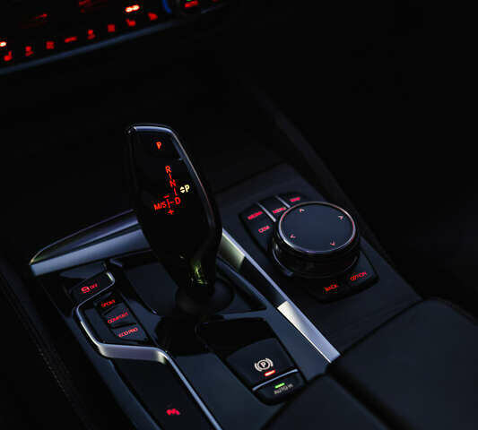 Белый БМВ 5 Серия, объемом двигателя 2 л и пробегом 175 тыс. км за 30000 $, фото 24 на Automoto.ua