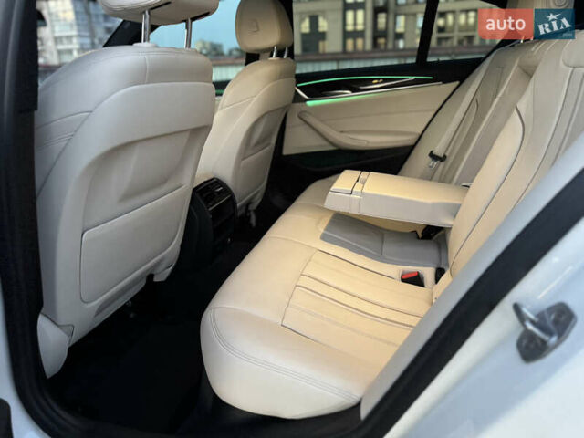 Белый БМВ 5 Серия, объемом двигателя 2 л и пробегом 70 тыс. км за 28888 $, фото 101 на Automoto.ua