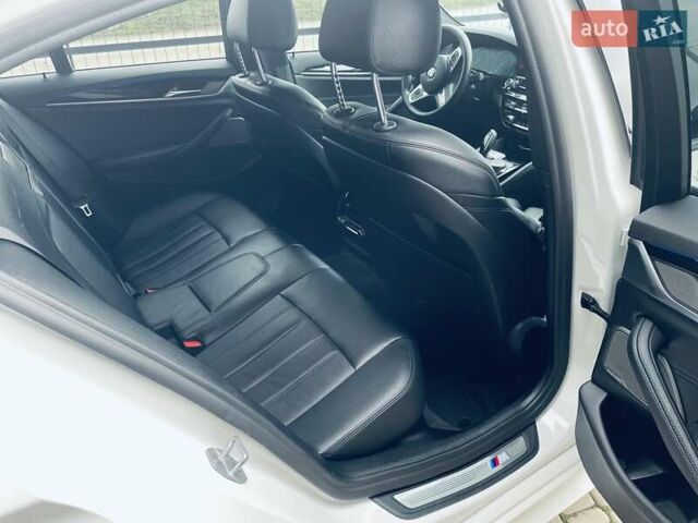 Білий БМВ 5 Серія, об'ємом двигуна 2.99 л та пробігом 121 тис. км за 40000 $, фото 38 на Automoto.ua