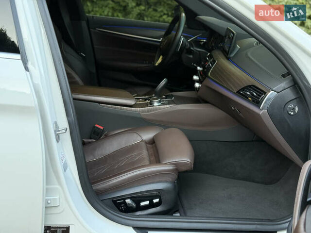 Белый БМВ 5 Серия, объемом двигателя 2 л и пробегом 155 тыс. км за 33000 $, фото 12 на Automoto.ua