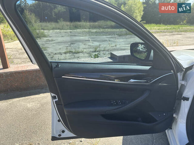 Білий БМВ 5 Серія, об'ємом двигуна 2 л та пробігом 118 тис. км за 28500 $, фото 12 на Automoto.ua