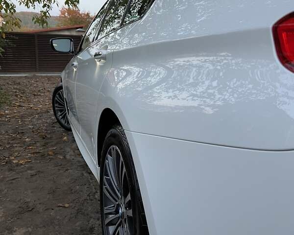 Белый БМВ 5 Серия, объемом двигателя 2 л и пробегом 40 тыс. км за 29999 $, фото 1 на Automoto.ua