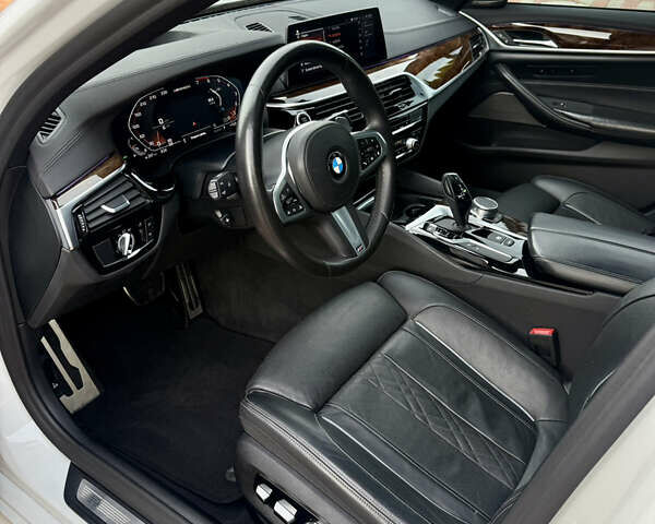 Белый БМВ 5 Серия, объемом двигателя 4.39 л и пробегом 77 тыс. км за 42900 $, фото 7 на Automoto.ua