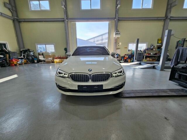 Білий БМВ 5 Серія, об'ємом двигуна 2 л та пробігом 65 тис. км за 19900 $, фото 2 на Automoto.ua