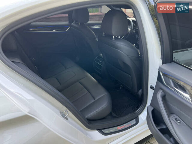 Белый БМВ 5 Серия, объемом двигателя 2 л и пробегом 118 тыс. км за 30900 $, фото 25 на Automoto.ua