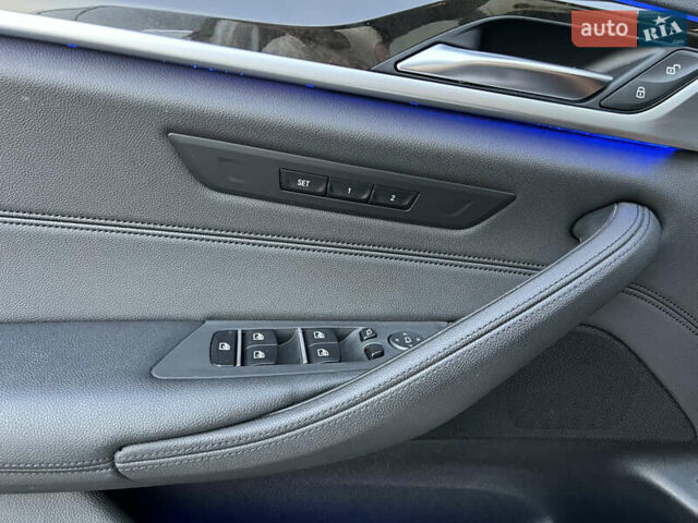 Белый БМВ 5 Серия, объемом двигателя 2 л и пробегом 118 тыс. км за 30900 $, фото 41 на Automoto.ua