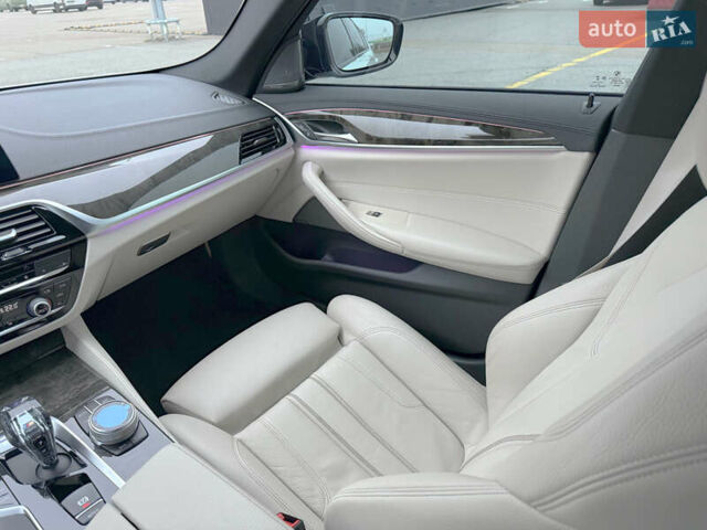 Белый БМВ 5 Серия, объемом двигателя 3 л и пробегом 92 тыс. км за 43800 $, фото 28 на Automoto.ua