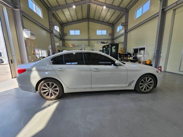 Білий БМВ 5 Серія, об'ємом двигуна 2 л та пробігом 65 тис. км за 19900 $, фото 5 на Automoto.ua