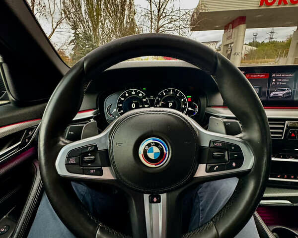 Белый БМВ 5 Серия, объемом двигателя 3 л и пробегом 105 тыс. км за 35999 $, фото 18 на Automoto.ua