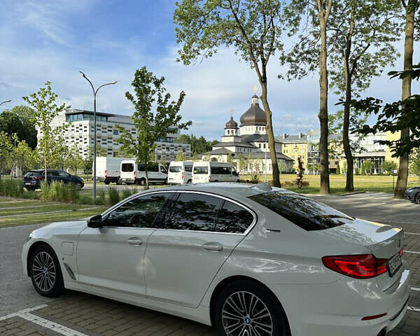 Белый БМВ 5 Серия, объемом двигателя 2 л и пробегом 79 тыс. км за 31999 $, фото 7 на Automoto.ua