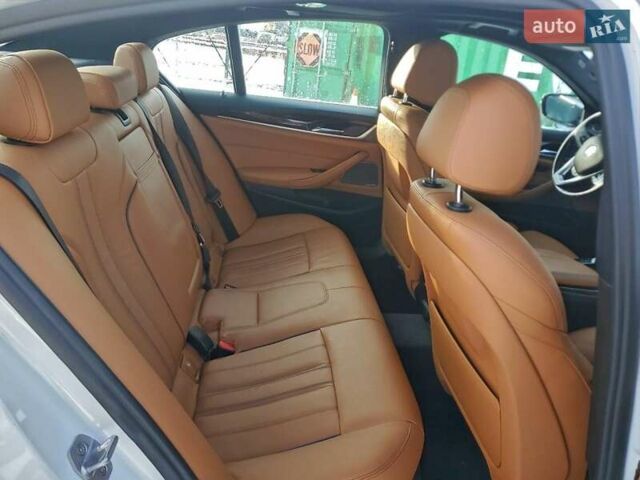 Белый БМВ 5 Серия, объемом двигателя 3 л и пробегом 26 тыс. км за 8500 $, фото 9 на Automoto.ua