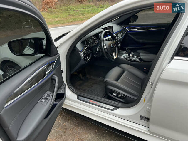 Білий БМВ 5 Серія, об'ємом двигуна 2 л та пробігом 122 тис. км за 29300 $, фото 16 на Automoto.ua