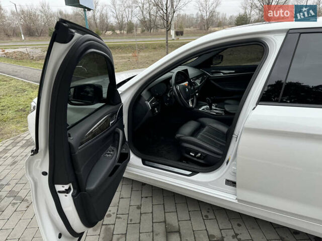 Белый БМВ 5 Серия, объемом двигателя 2 л и пробегом 111 тыс. км за 32500 $, фото 21 на Automoto.ua