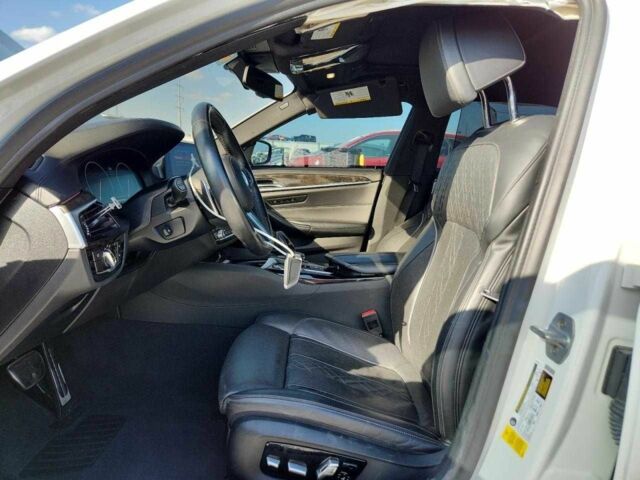 Белый БМВ 5 Серия, объемом двигателя 3 л и пробегом 65 тыс. км за 10000 $, фото 6 на Automoto.ua