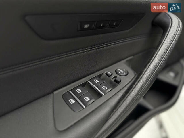 Білий БМВ 5 Серія, об'ємом двигуна 2 л та пробігом 122 тис. км за 28300 $, фото 26 на Automoto.ua