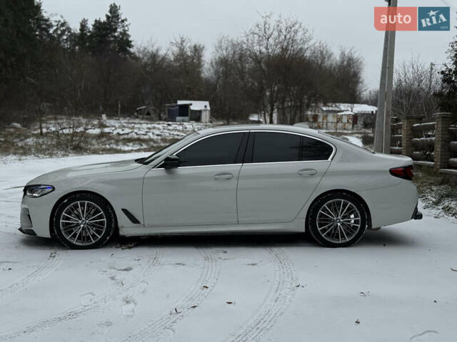 Білий БМВ 5 Серія, об'ємом двигуна 2 л та пробігом 122 тис. км за 28300 $, фото 7 на Automoto.ua
