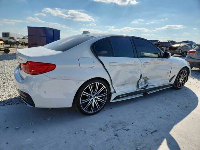 Белый БМВ 5 Серия, объемом двигателя 3 л и пробегом 65 тыс. км за 10000 $, фото 2 на Automoto.ua