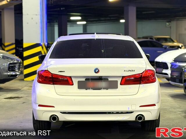 Белый БМВ 5 Серия, объемом двигателя 2 л и пробегом 93 тыс. км за 26500 $, фото 4 на Automoto.ua