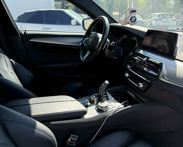 Белый БМВ 5 Серия, объемом двигателя 2 л и пробегом 98 тыс. км за 29999 $, фото 10 на Automoto.ua