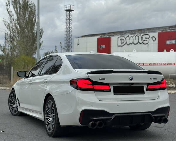 Белый БМВ 5 Серия, объемом двигателя 3 л и пробегом 105 тыс. км за 35999 $, фото 14 на Automoto.ua