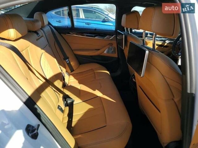 Белый БМВ 5 Серия, объемом двигателя 4.39 л и пробегом 64 тыс. км за 12500 $, фото 9 на Automoto.ua