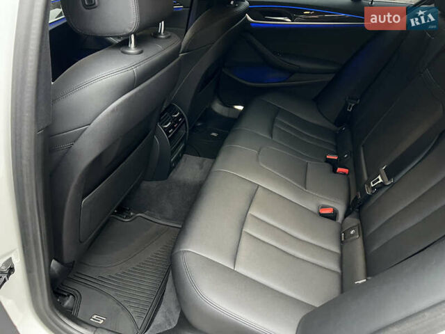 Білий БМВ 5 Серія, об'ємом двигуна 2 л та пробігом 122 тис. км за 29300 $, фото 22 на Automoto.ua