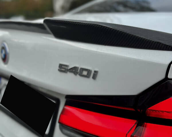 Белый БМВ 5 Серия, объемом двигателя 3 л и пробегом 105 тыс. км за 35999 $, фото 9 на Automoto.ua