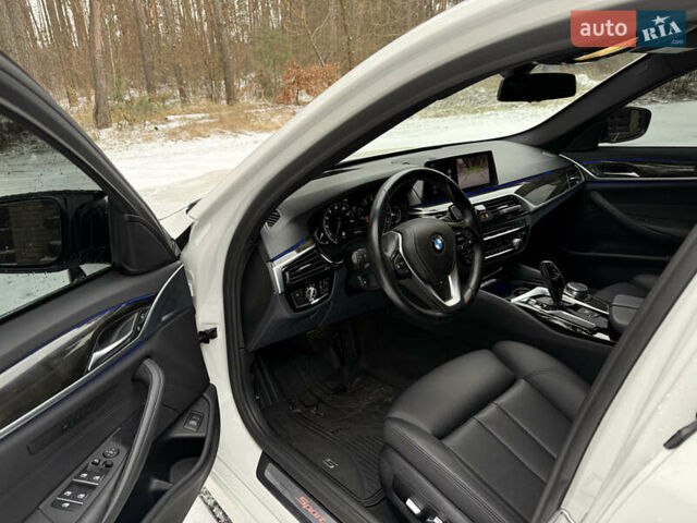 Білий БМВ 5 Серія, об'ємом двигуна 2 л та пробігом 122 тис. км за 28300 $, фото 22 на Automoto.ua