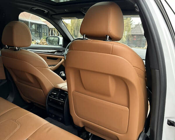 Белый БМВ 5 Серия, объемом двигателя 2 л и пробегом 79 тыс. км за 31999 $, фото 12 на Automoto.ua