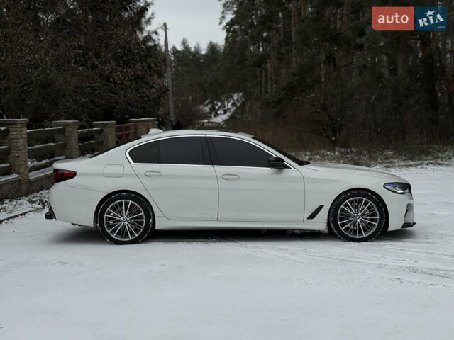 Білий БМВ 5 Серія, об'ємом двигуна 2 л та пробігом 122 тис. км за 28300 $, фото 3 на Automoto.ua